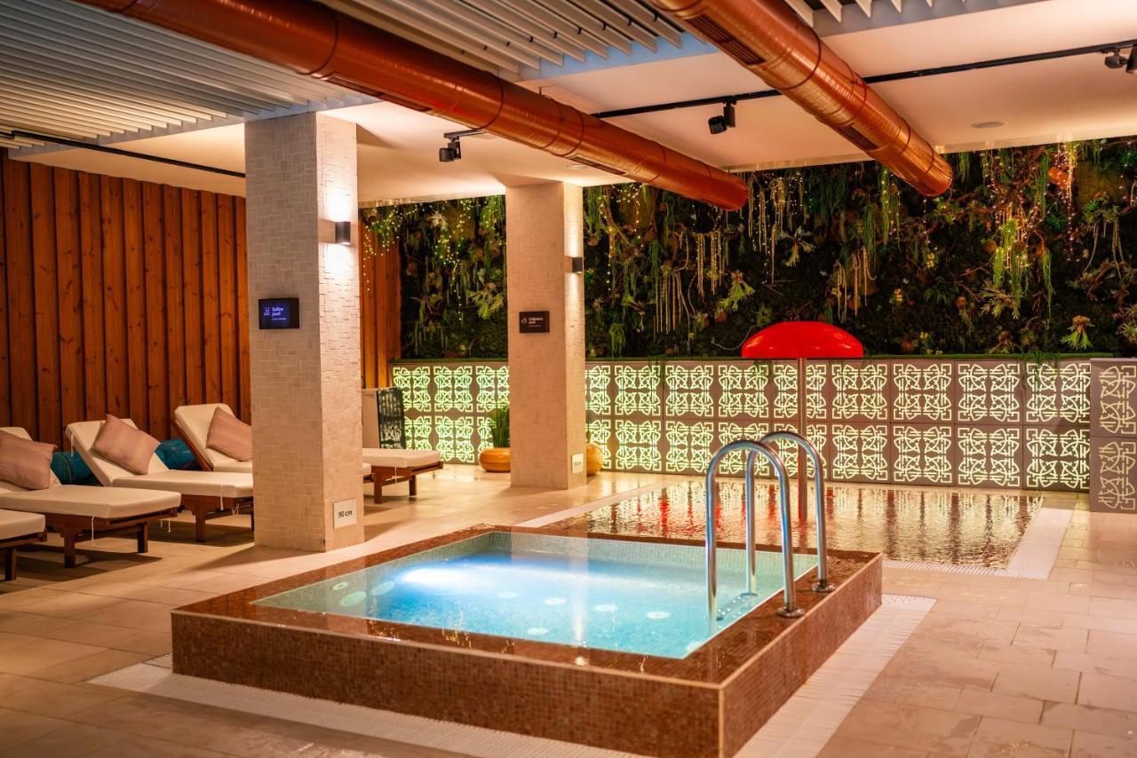 Lucky Bansko Aparthotel Spa & Relax Kültér fotó Spa at The Westin