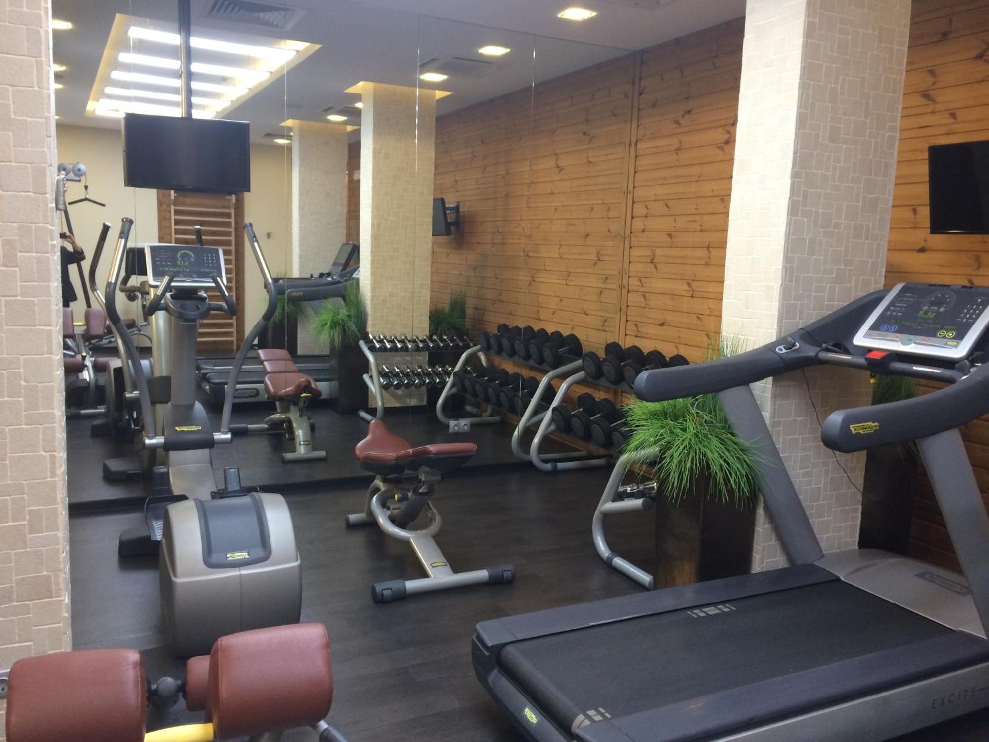 Lucky Bansko Aparthotel Spa & Relax Kültér fotó A gym in Yerevan, Armenia