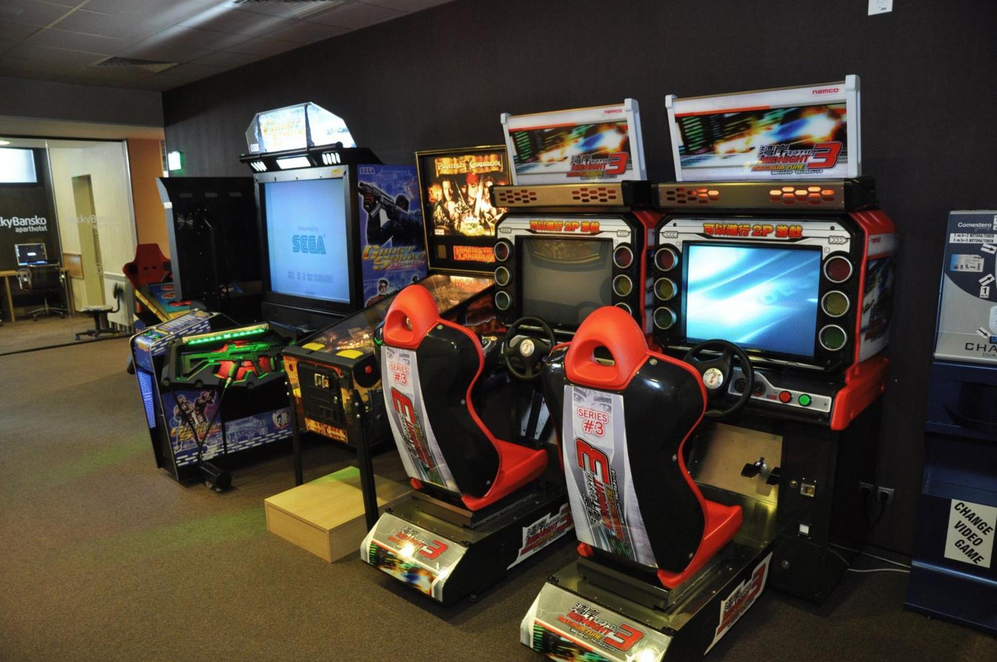 Lucky Bansko Aparthotel Spa & Relax Kültér fotó Arcade racing games