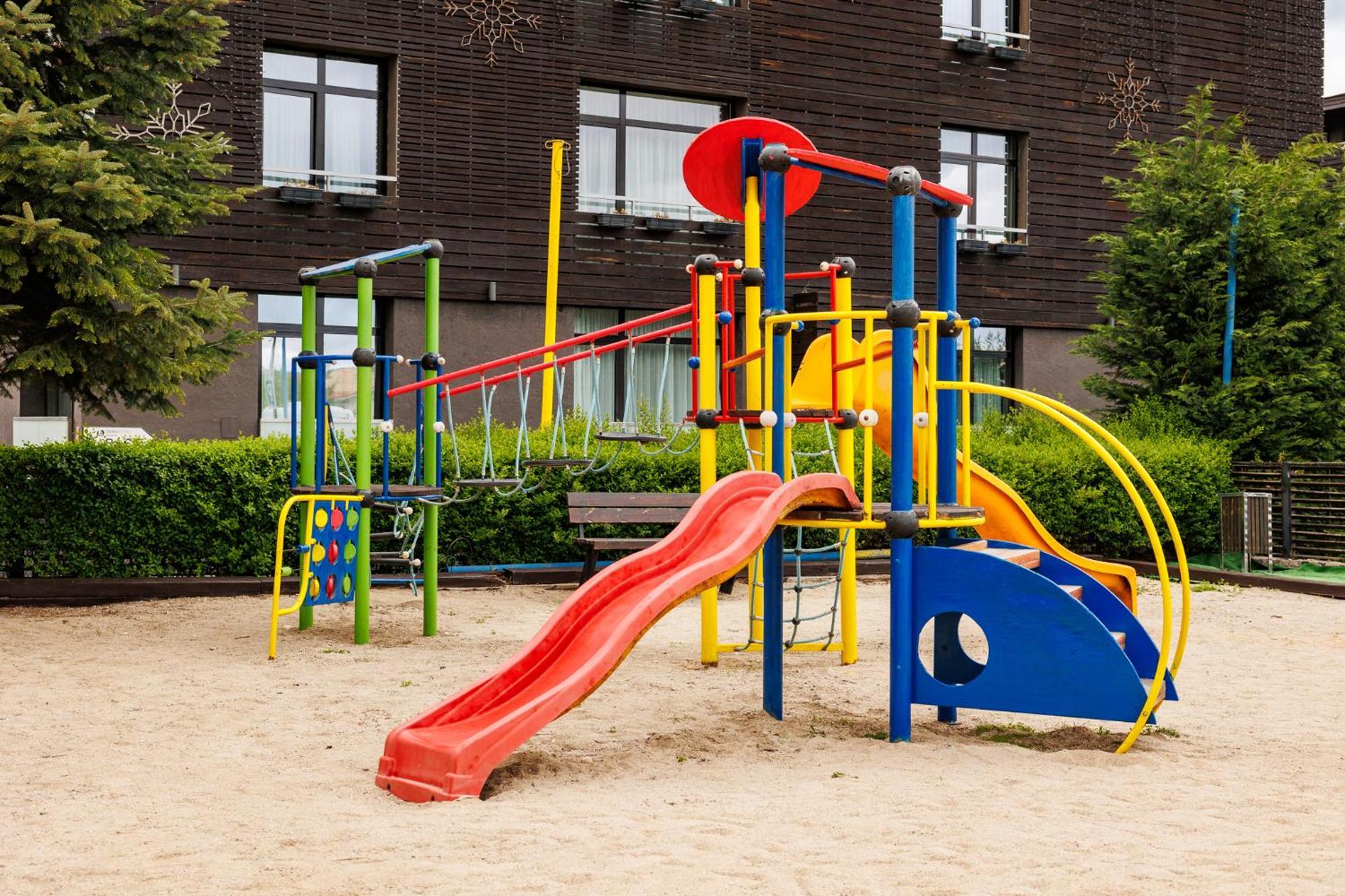 Lucky Bansko Aparthotel Spa & Relax Kültér fotó Playground in Germany